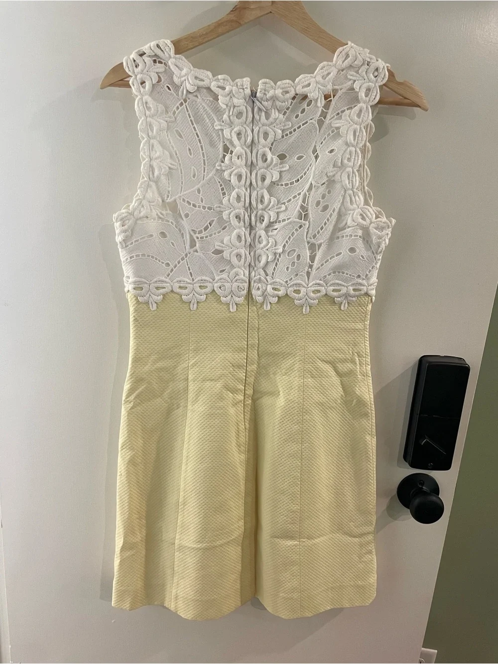 Lily Pulitzer White and yellow Lace Top Yellow Summer Dress size 0 - Picture 2 of 3